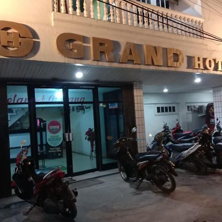 Grand Hotel Pemangkat 외부 사진